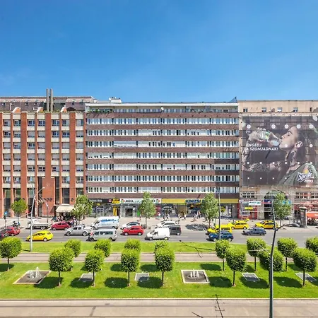 Modernized Unique Huge On 135sqm Апартаменты *