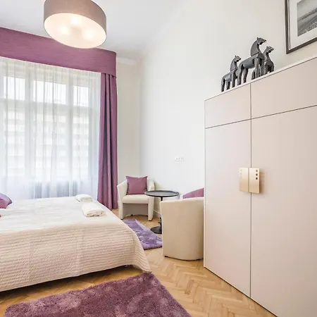 Modernized Unique Huge On 135sqm Lejlighed