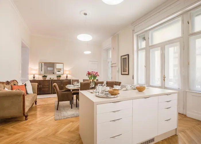 Modernized Unique Huge On 135sqm Appartement